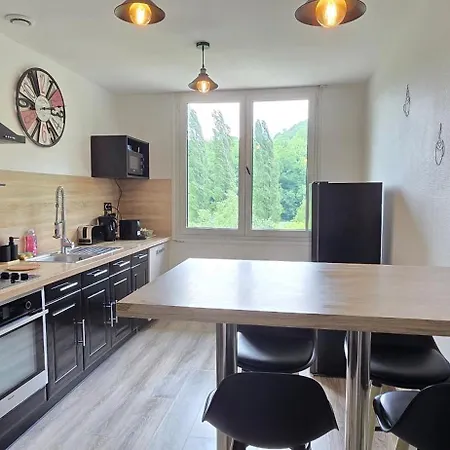 Serenity, 8 Couchages Parking 8mm A Pies Du Sanctuaire لورد